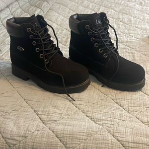 Boys size 6 Lugz boots